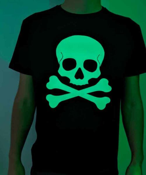 tee-shirt-tête-de-mort-phosphorescent