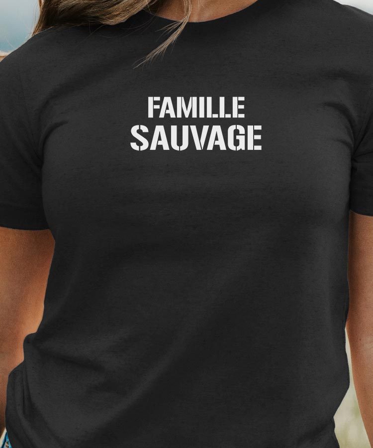 T-Shirt Noir Famille sauvage Pour femme-1