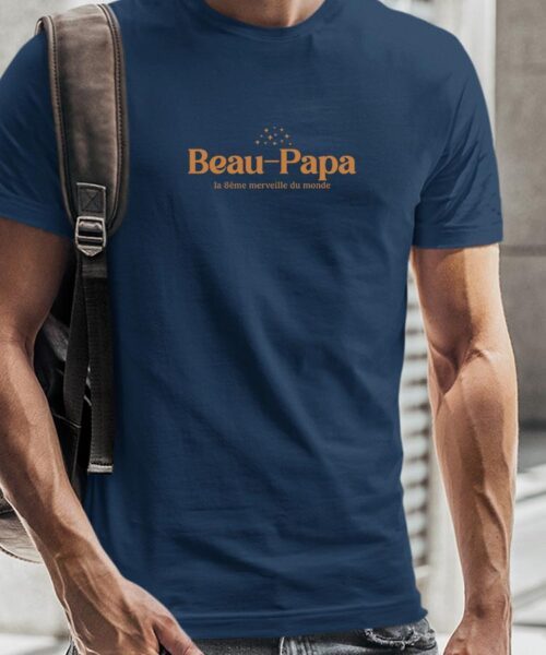 Tee-shirt - Bleu Marine - Beau-Papa la 8ième merveille du monde VF Pour homme-2.jpg