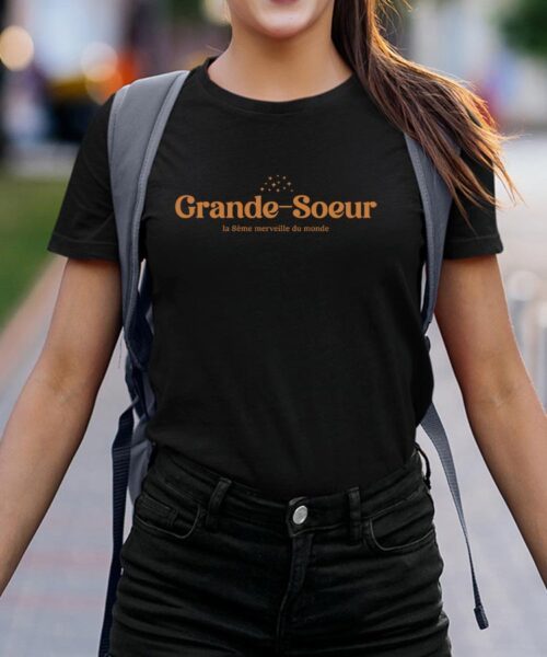 Tee-shirt – Noir – Grande-Soeur la 8ième merveille du monde VF Pour femme-1.jpg