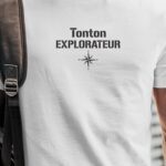 T-Shirt Blanc Tonton explorateur Pour homme-1