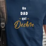 T-Shirt Bleu Marine Un Dad Qui déchire Pour homme-1