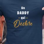 T-Shirt Bleu Marine Un Daddy Qui déchire Pour homme-1