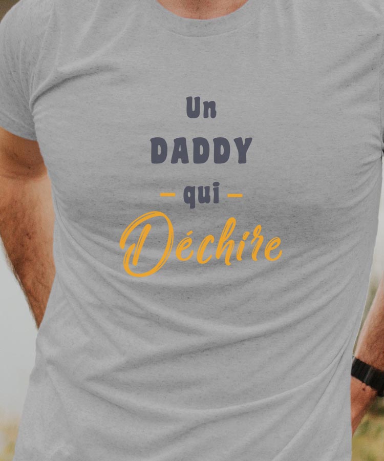 T-Shirt Gris Un Daddy Qui déchire Pour homme-1