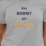 T-Shirt Gris Une Mommy Qui déchire Pour femme-1