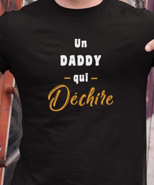 T-Shirt Noir Un Daddy Qui déchire Pour homme-1