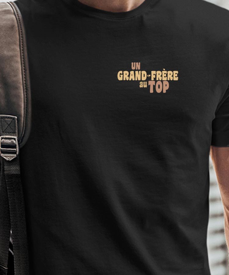 T-Shirt Noir Un Grand-Frère au top Pour homme-1