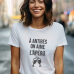 T-Shirt Blanc A Antibes on aime l'apéro Pour femme-2