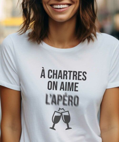 T-Shirt Blanc A Chartres on aime l’apéro Pour femme-1