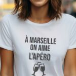 T-Shirt Blanc A Marseille on aime l'apéro Pour femme-1