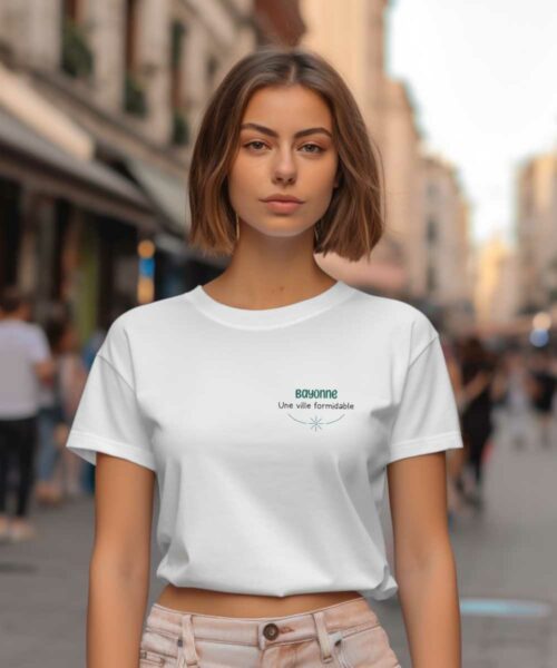 T-Shirt Blanc Bayonne une ville formidable Pour femme-2