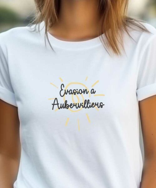 T-Shirt Blanc Evasion à Aubervilliers Pour femme-1