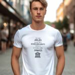 T-Shirt Blanc Ici c'est Arles on est fiers de nos monuments même si on ne les visite jamais Pour homme-2