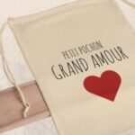 Emballage cadeau réutilisable avec écrit Petit pochon Grand amour